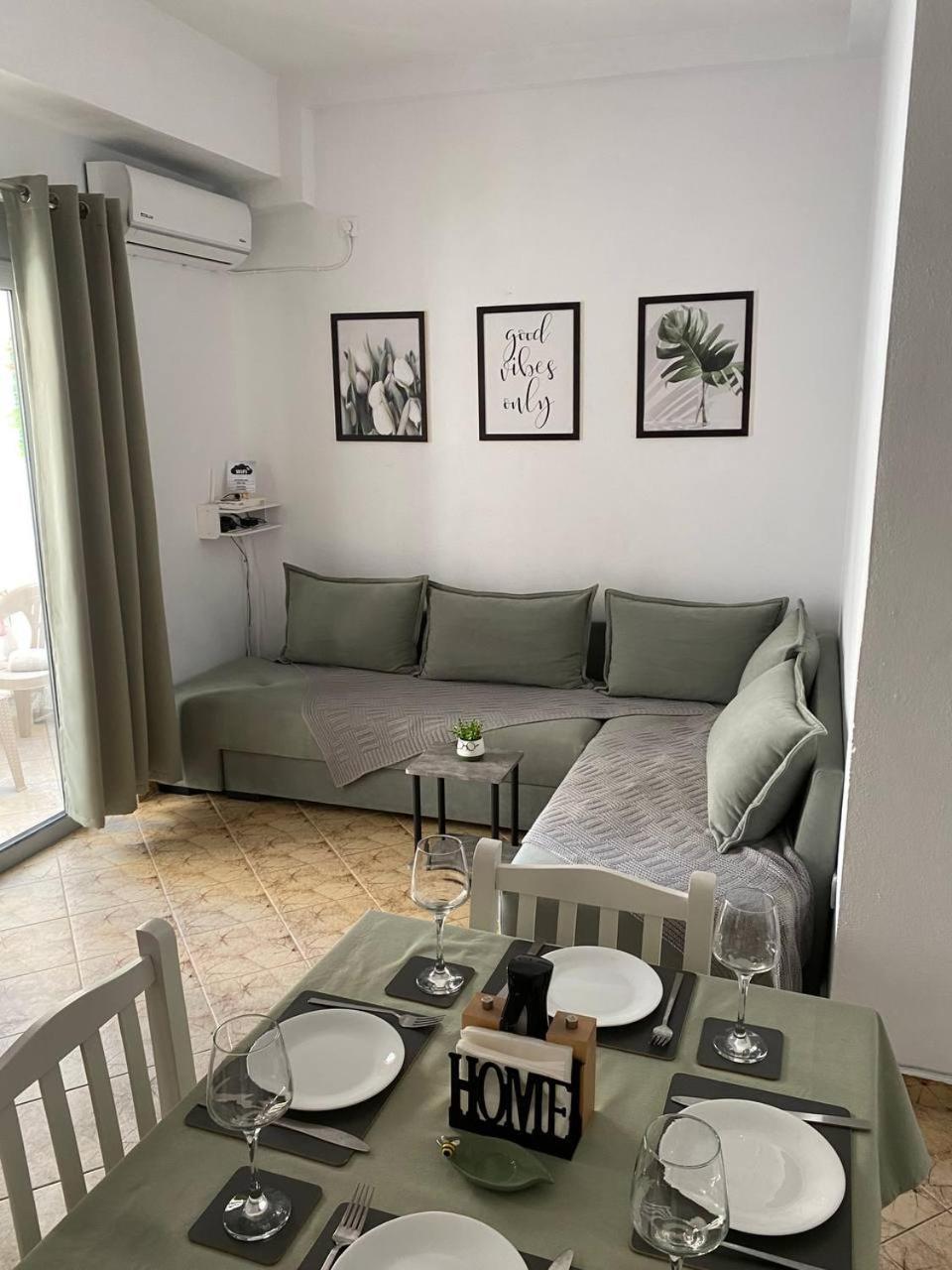 Happy Apartment Саранде Екстериор снимка