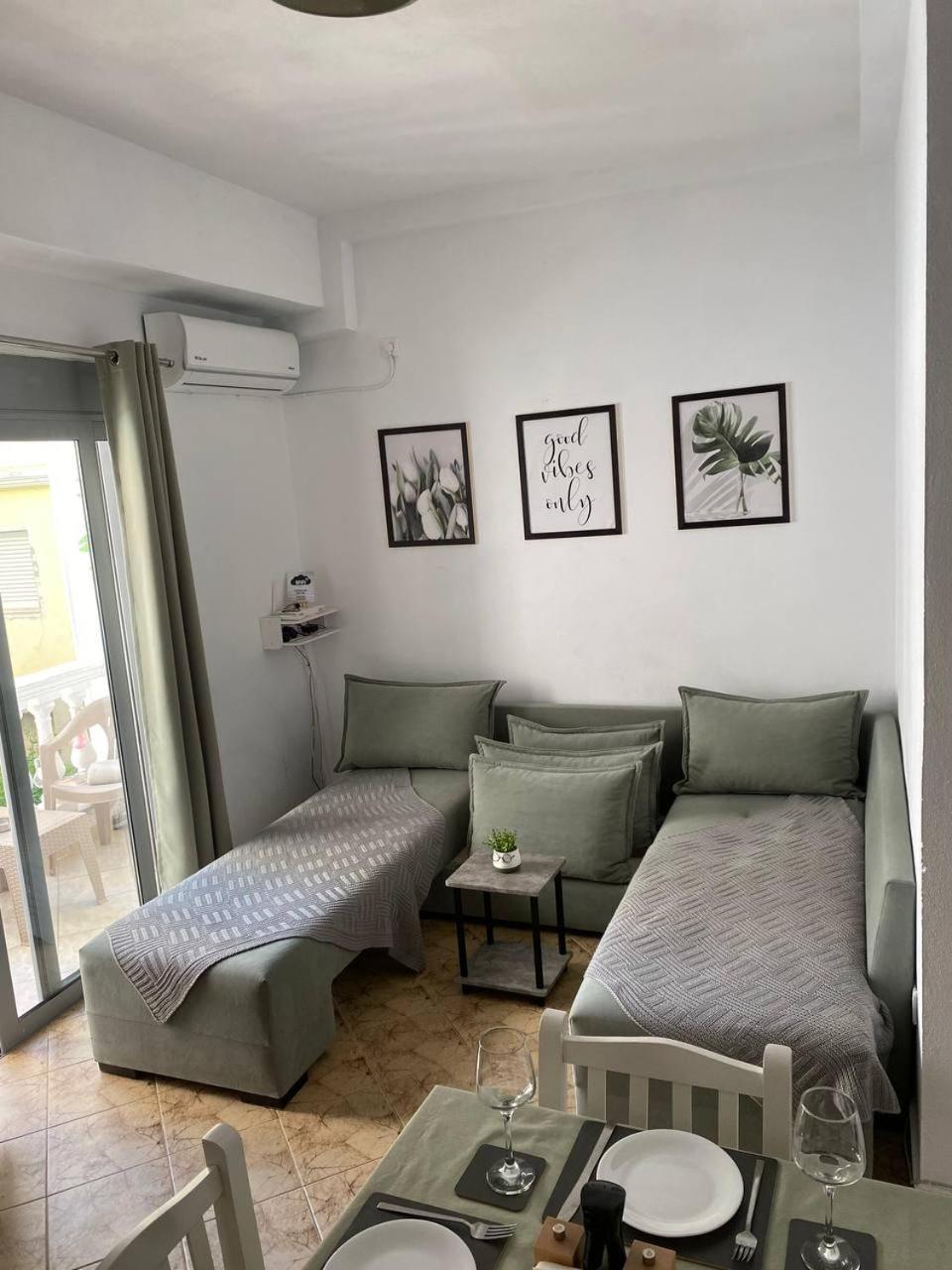 Happy Apartment Саранде Екстериор снимка